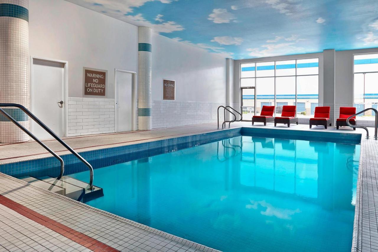 Four Points By Sheraton Calgary Airport Exterior photo