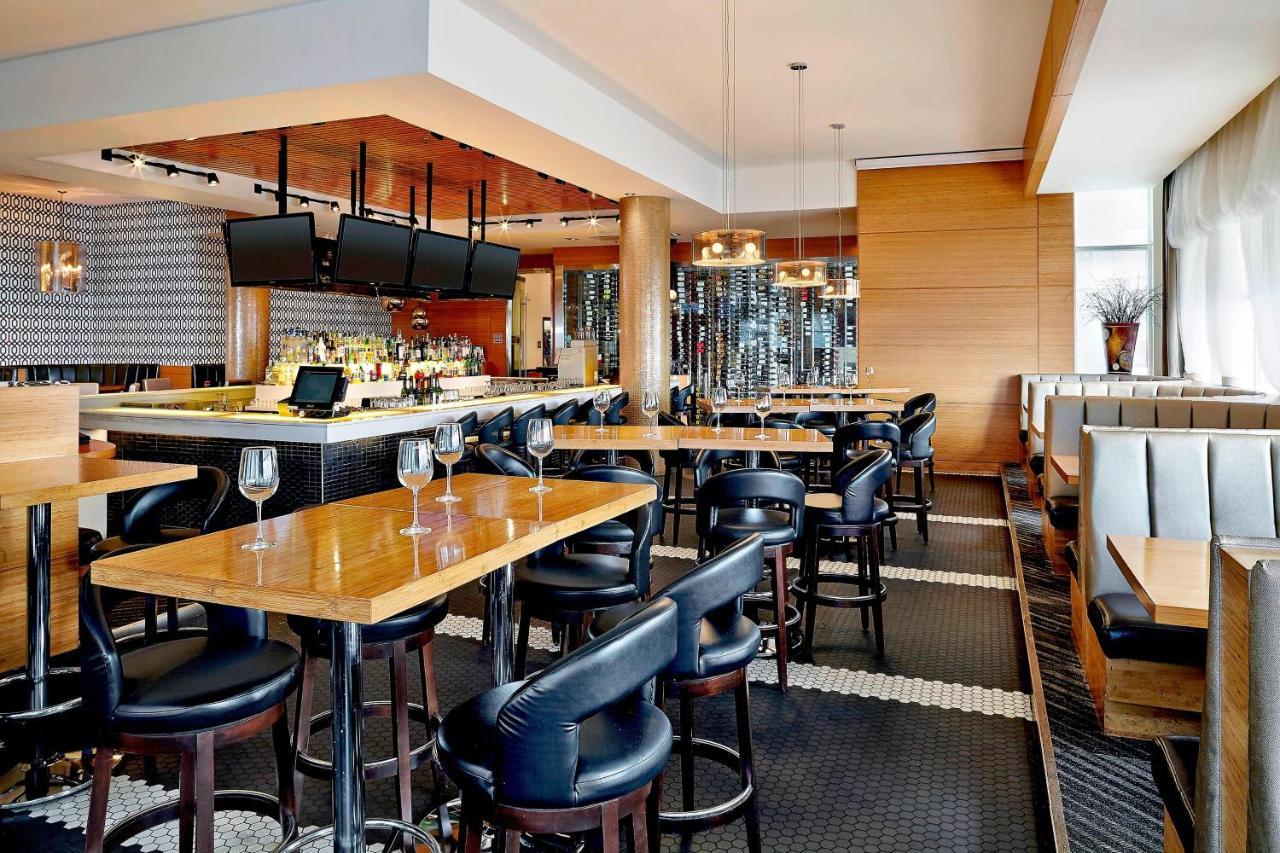 Four Points By Sheraton Calgary Airport Exterior photo