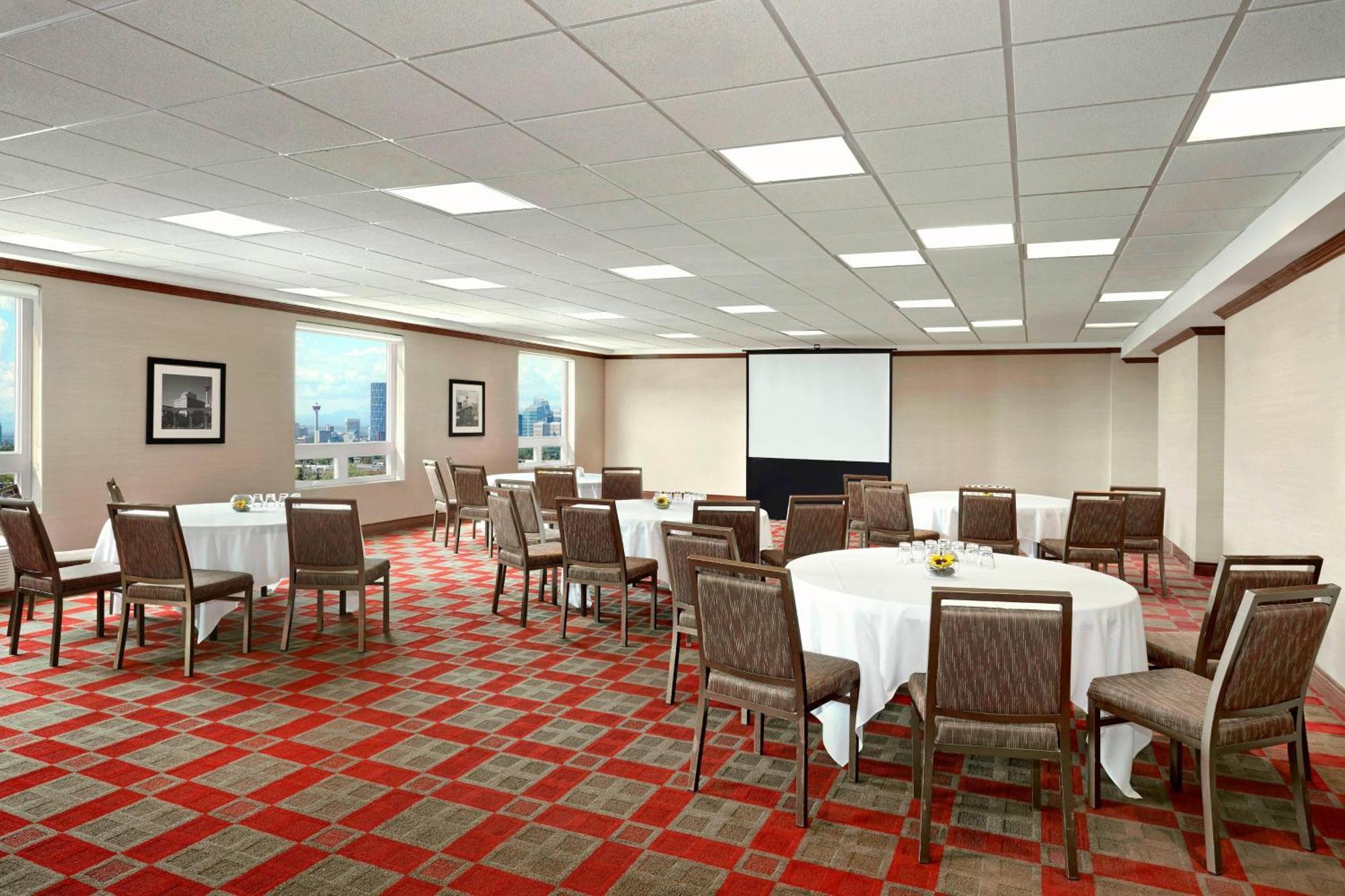 Four Points By Sheraton Calgary Airport Exterior photo