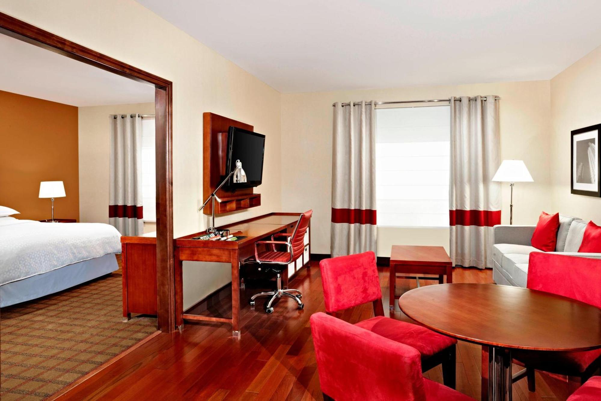 Four Points By Sheraton Calgary Airport Exterior photo