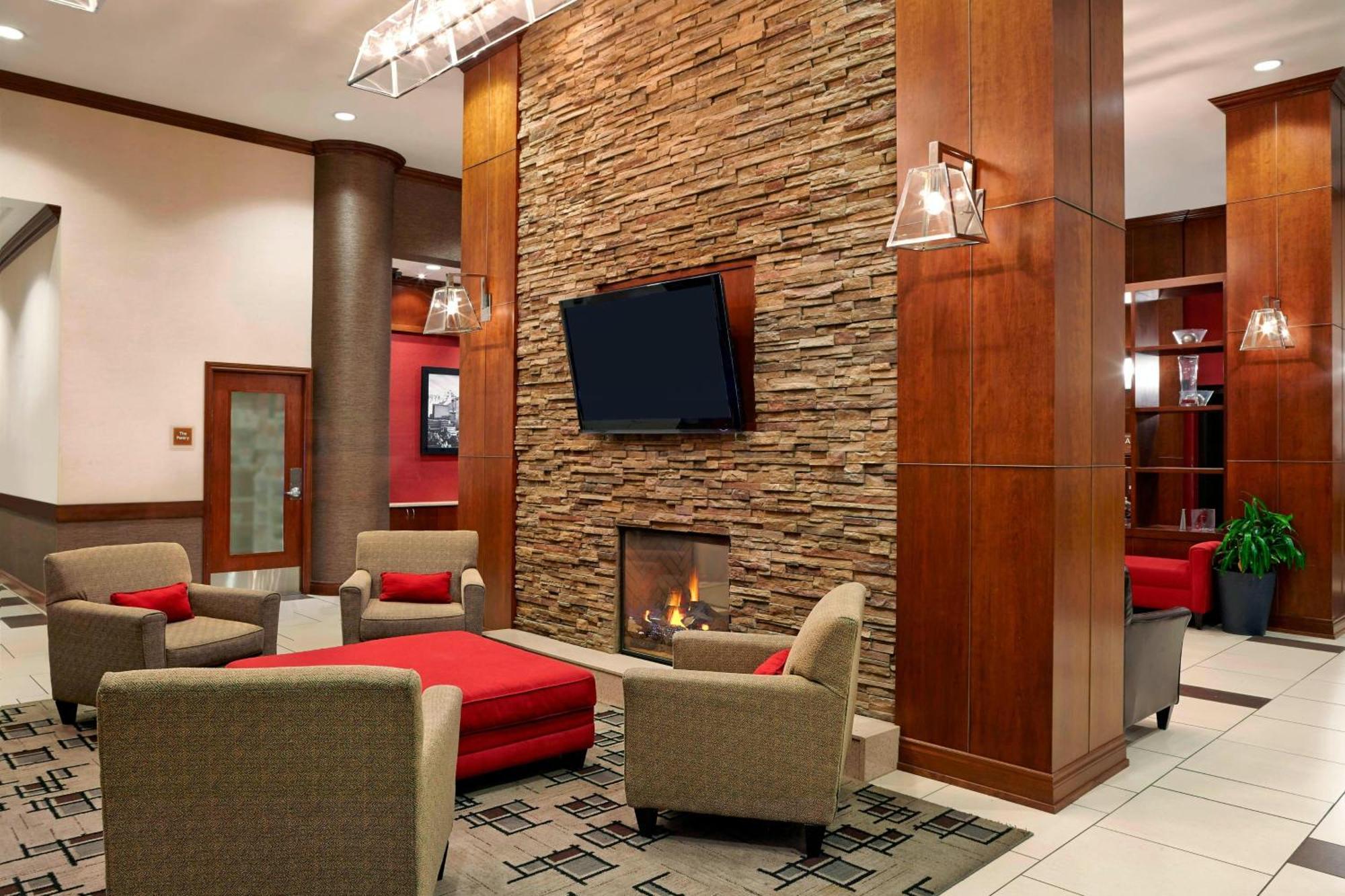 Four Points By Sheraton Calgary Airport Exterior photo